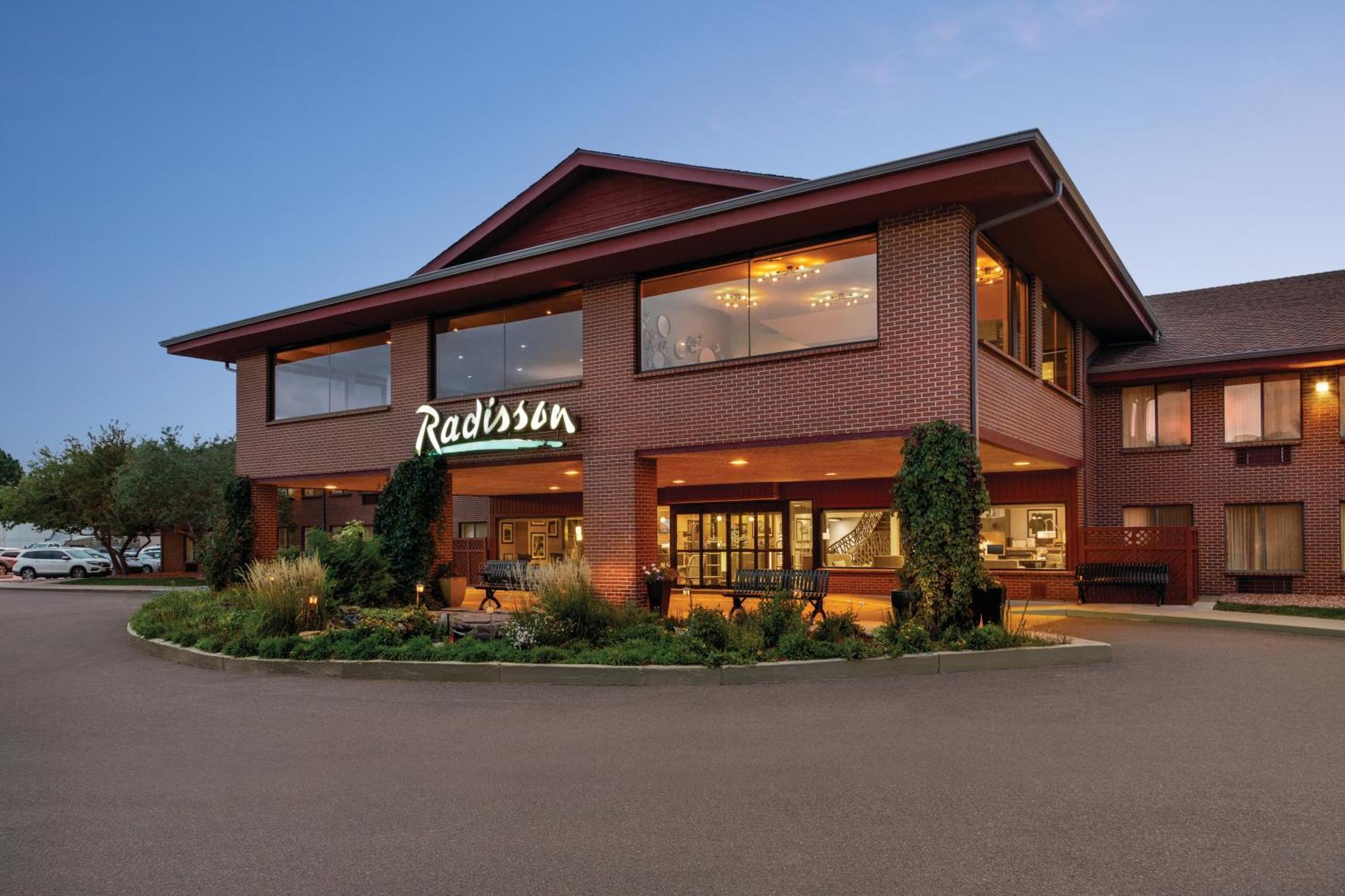 Radisson Hotel Colorado Springs Airport Экстерьер фото